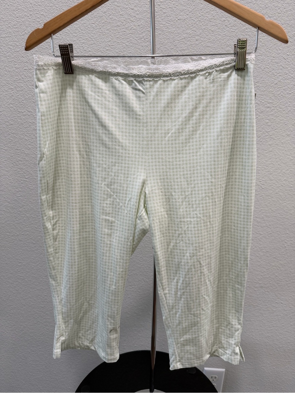NWT No Boundaries Green Gingham Lace Trim Capri Pajama Sleep Pants Medium 8-10